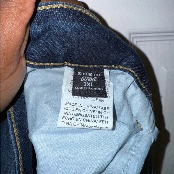 Shein Distressed Jeans - Picture 2 of 2